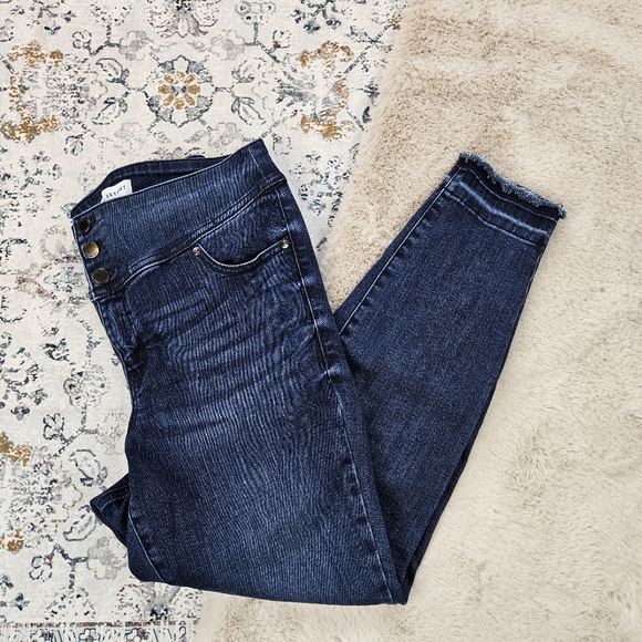 Lane Bryant Pants - Lane Bryant Flex Magic Waistband High Rise Jegging Three Button Plus Size 14